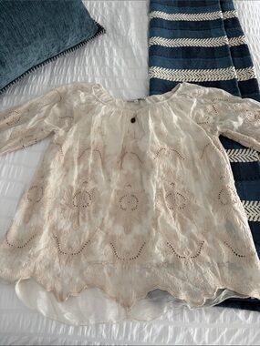 Tempo Paris Cream Eyelet Lace Peasant Top